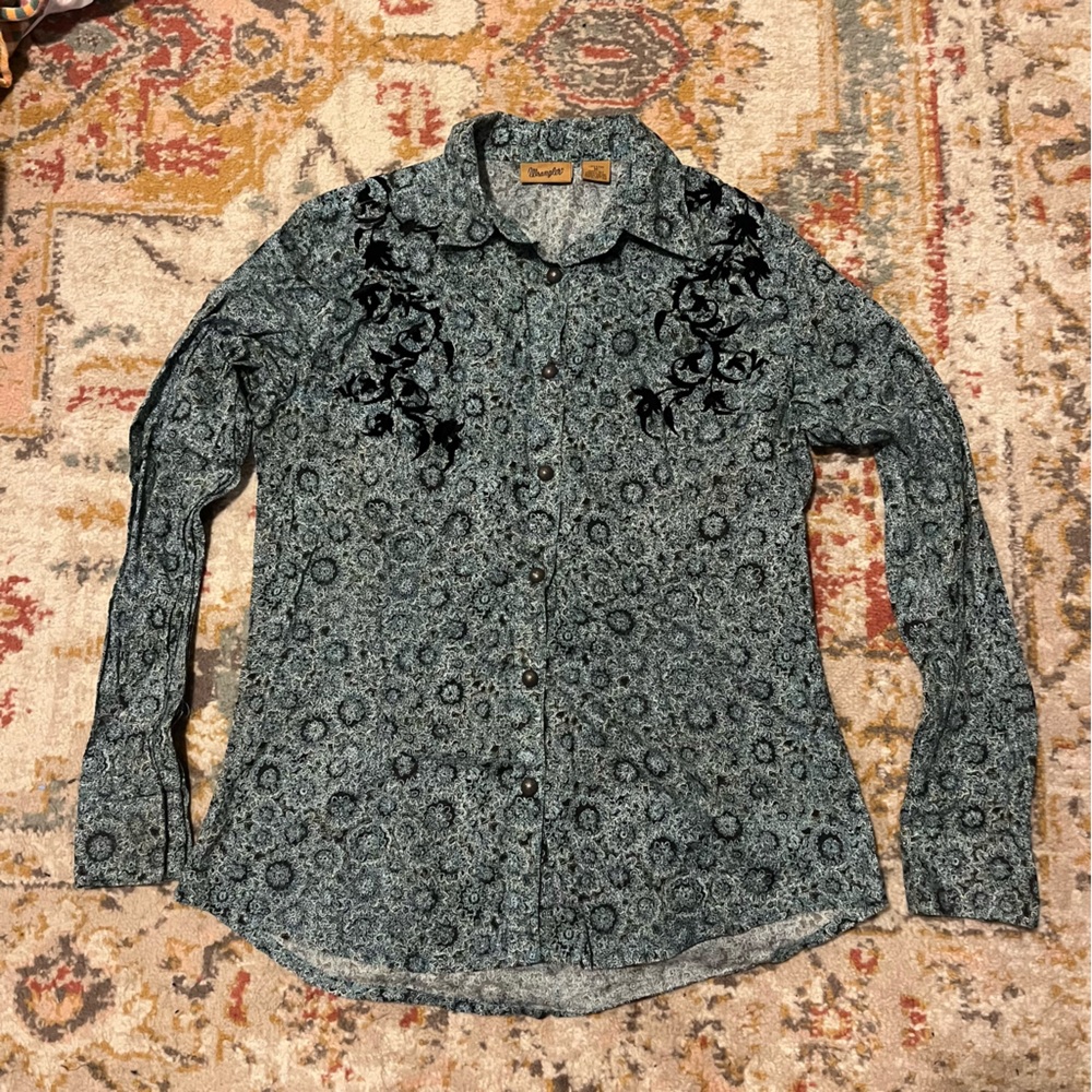 Wrangler Rodeo Floral Shirt with black velvet appliqué